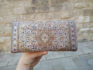 Monedero estilo cartera en dorado